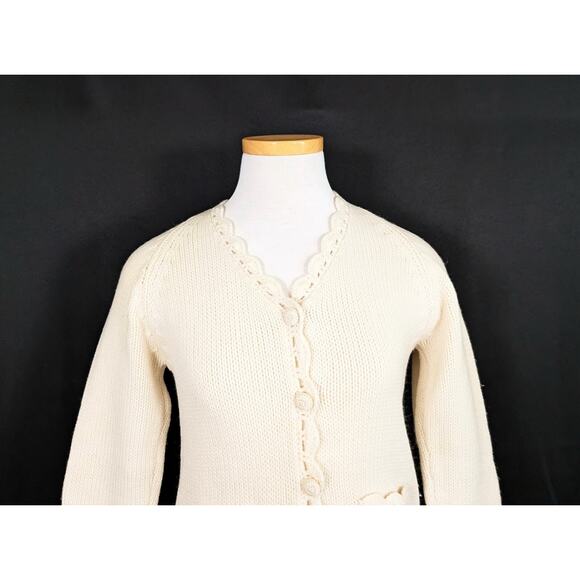 Vintage 60s Cardigan Sweater Cream Wool Scalloped Trim Misses Size 34 - Picture 2 of 6